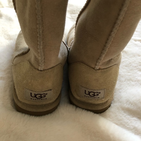 UGGS Classic Tall Boot - Picture 3 of 4
